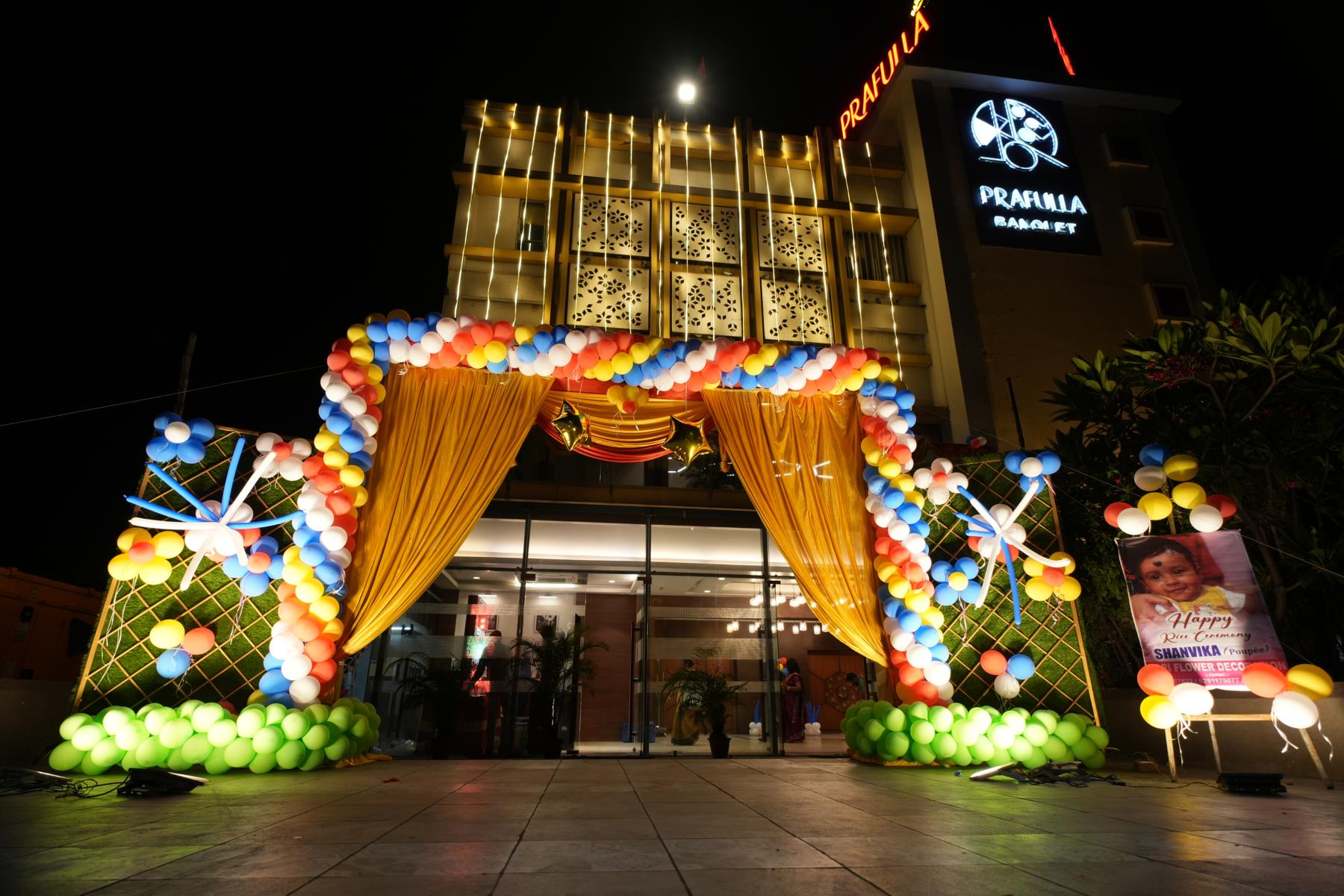 Baby annaprasan photo in traditional attire captured in Kolkata by Santanuz Gallery.