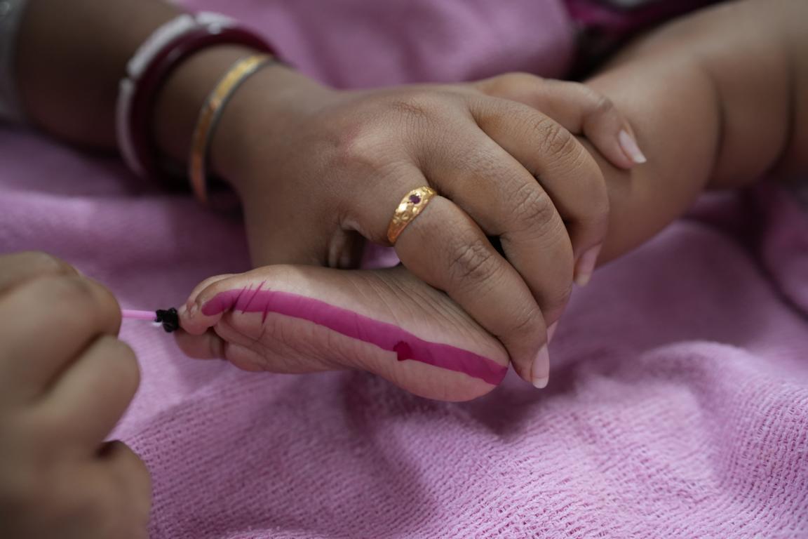 Traditional annaprasan ceremony photography in Kolkata by Santanuz Gallery.