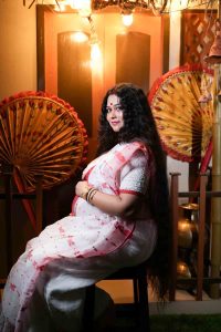 Indoor creative light setup — maternity photography in Kolkata by Santanuz Gallery.