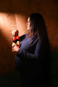 Classic black and white maternity look — maternity photography in Kolkata by Santanuz Gallery.