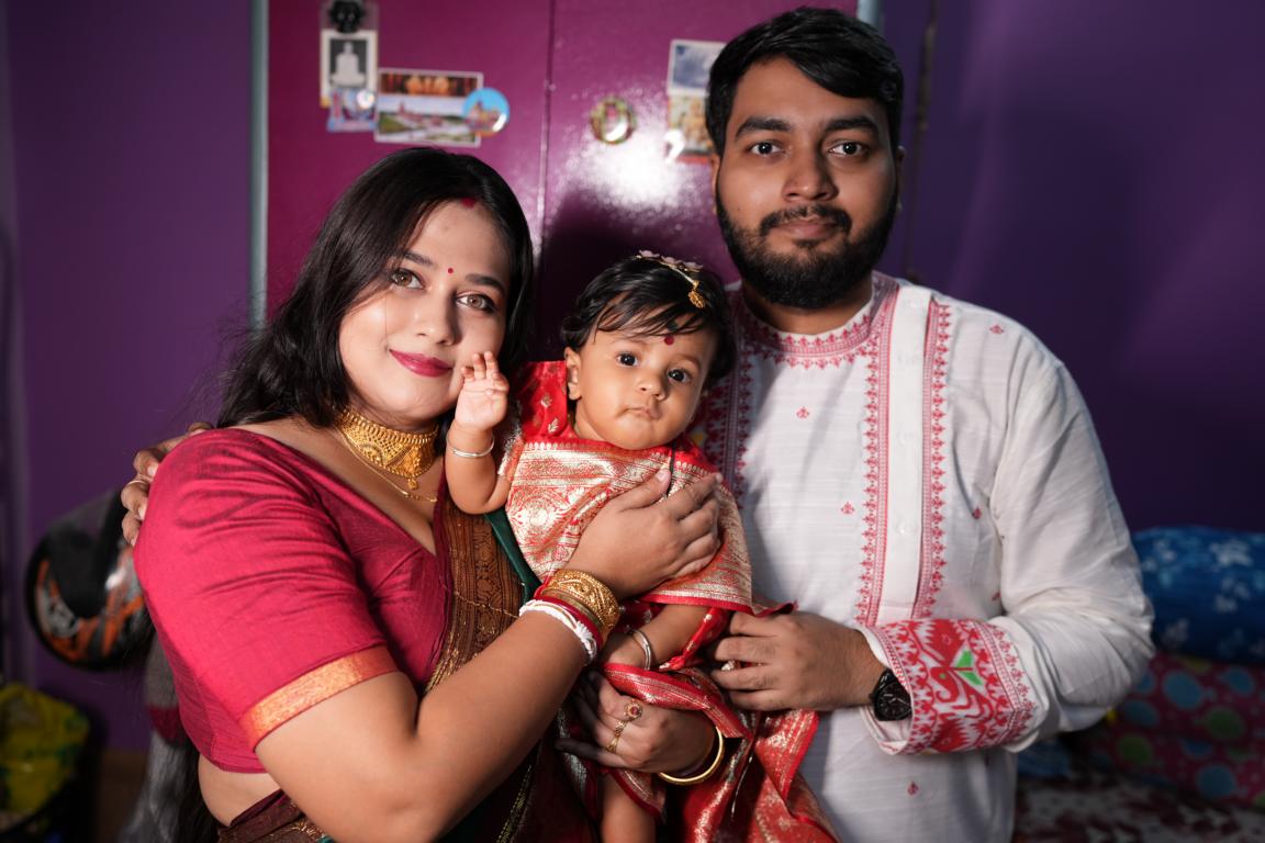 Beautiful annaprasan family moments captured in Kolkata by Santanuz Gallery.