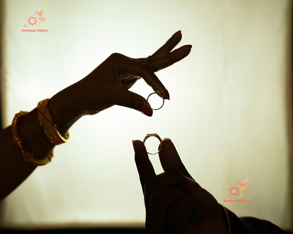 Beautiful engagement photography in Kolkata by Santanuz Gallery