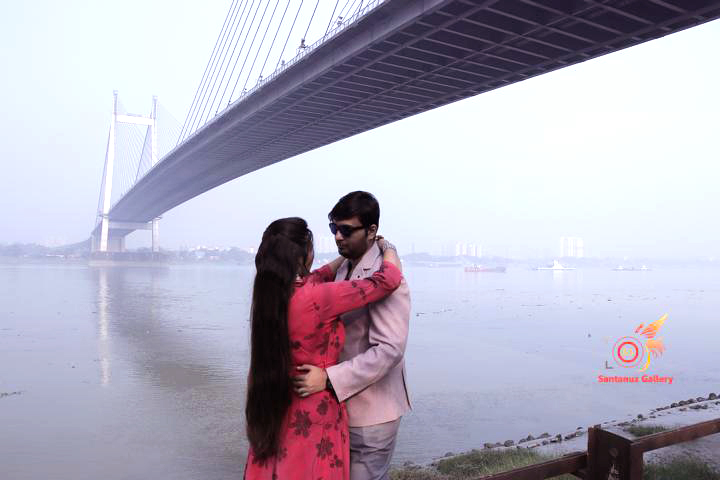 Candid pre wedding photoshoot by best pre wedding photographer in Kolkata