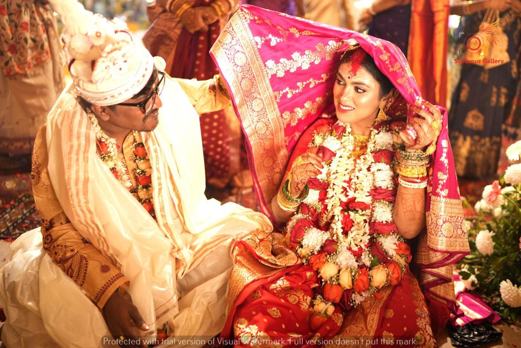 Professional wedding photography services in Tollygunge