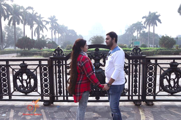 Urban style pre wedding shoot in Kolkata by professional photographer